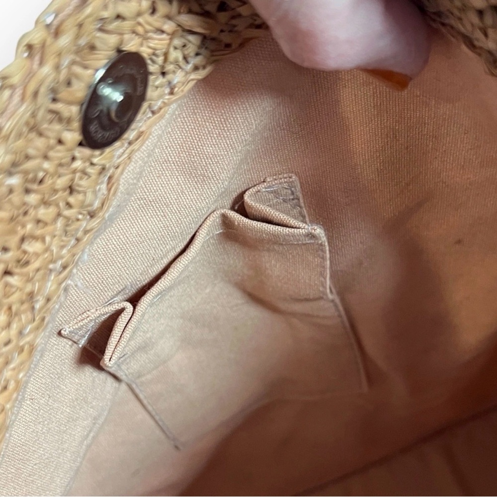 🌺Beautiful Floa Bella Handcrafted woven Tan Shoulder Bag🌺 - Picture 11 of 11